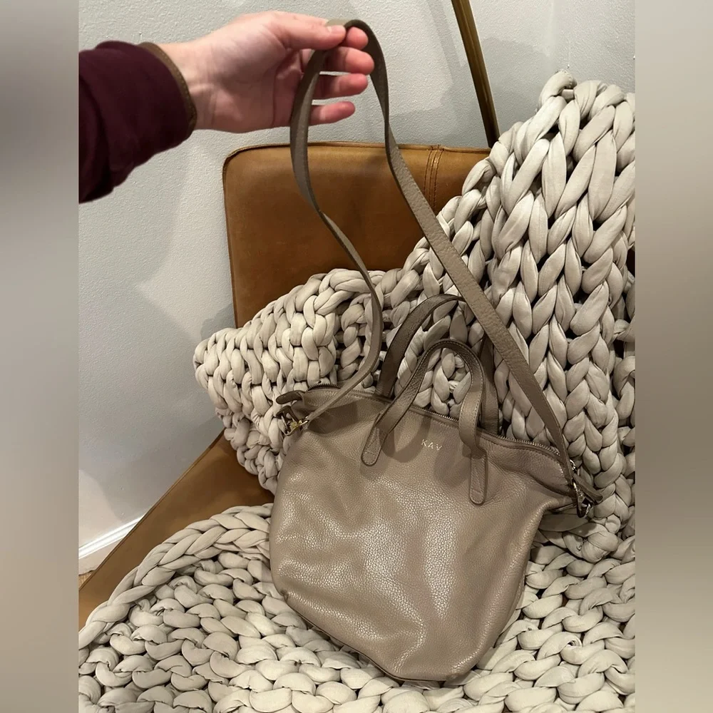 Cuyana Cross-Body Tote - Picture 6 of 13